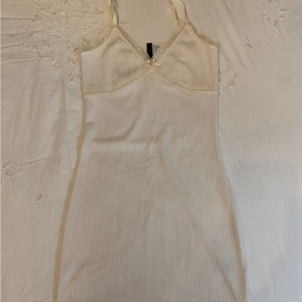 H&M Ivory Lace Trim Ribbed dress